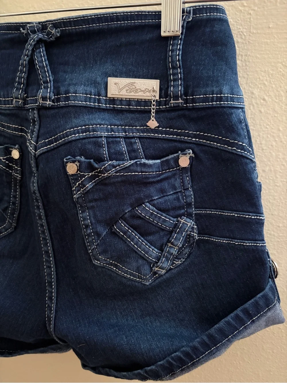 Vior Levanta Pompis Dark Wash High Rise Denim Shorts Stretch Cuffed Size 3